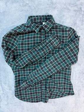 BDG Flannel Shirt Size S-P Green Black Plaid Long Sleeve Button Down